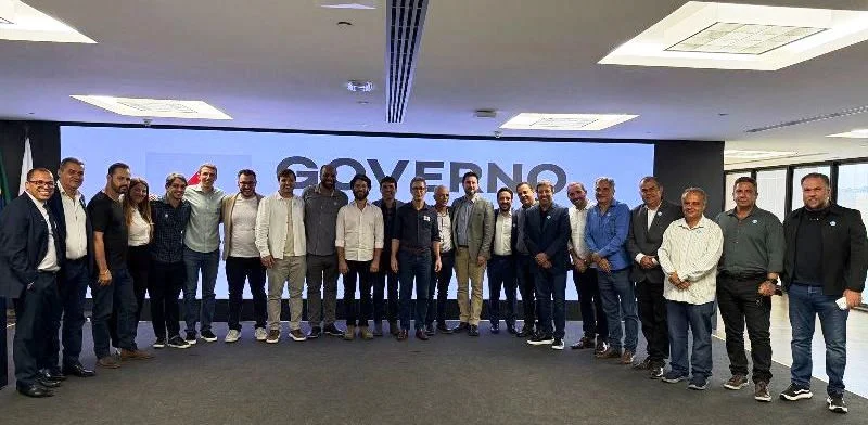 Municípios mineiros apresentam demandas urgentes a Zema em encontro com AMM