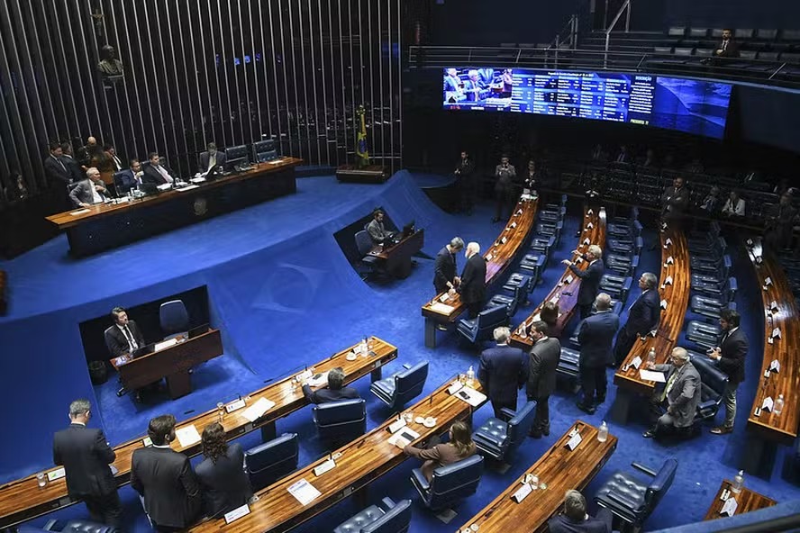 'PEC da Bandidagem', rejeição cresce e Senado deve enterrar proposta; Cleitinho Azevedo apoia rejeição 'PEC da Bandidagem', rejeição cresce e Senado deve enterrar proposta; Cleitinho Azevedo apoia rejeição