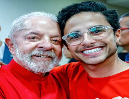 Vereador Vítor Costa comemora chegada de médicos do governo Lula em Minas e especialmente em Divinópolis