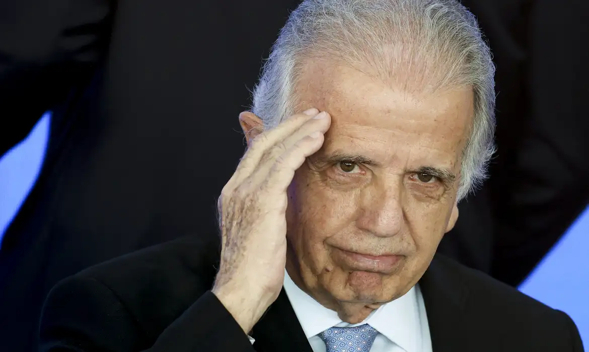 Forças Armadas vão respeitar resultado do julgamento do STF sobre golpe, diz ministro da Defesa