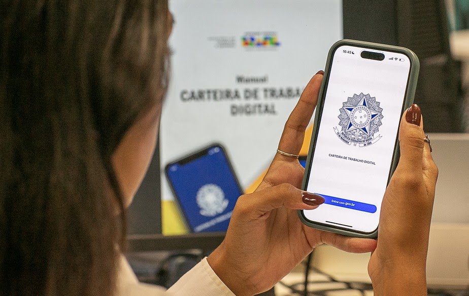 Governo libera R$ 1,5 bilhão em lote extra do Abono PIS/Pasep; veja se você vai receber 110434157-eco-rio-21-03-2025-carteira-de-trabalho-digital-tela-inicial-do-programa-da-cartei