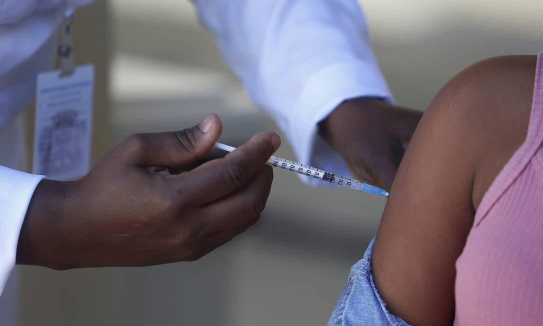 Nova Serrana intensifica vacinação infantil com horário estendido e Vacimóvel para ampliar imunização
