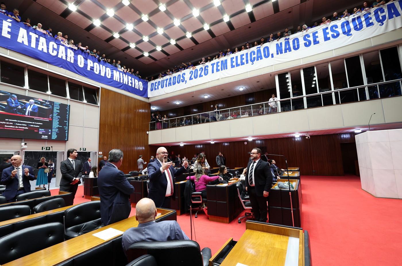 Governo Zema avança com privatização da Copasa em primeiro turno da ALMG com 52 votos favoráveis;