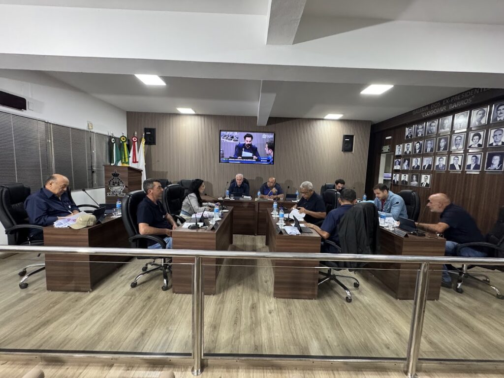 Câmara de Cláudio amplia poderes da 'Ouvidoria' e passsa a poder receber reclamações externas, do Executivo e do próprio Legislativo Câmara de Cláudio
