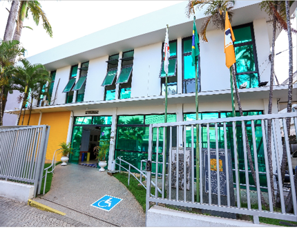 17 empresários recebem Comenda Mérito Empresarial Wilson Santos; vereadores recebem diárias para viagem a Brasília Câmara de Divinópolis
