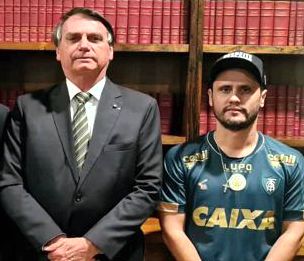 Críticas fazem Cleitinho recuar: senador grava vídeo, pede desculpas e reafirma lealdade a Bolsonaro Cleitinho-Bolsonaro