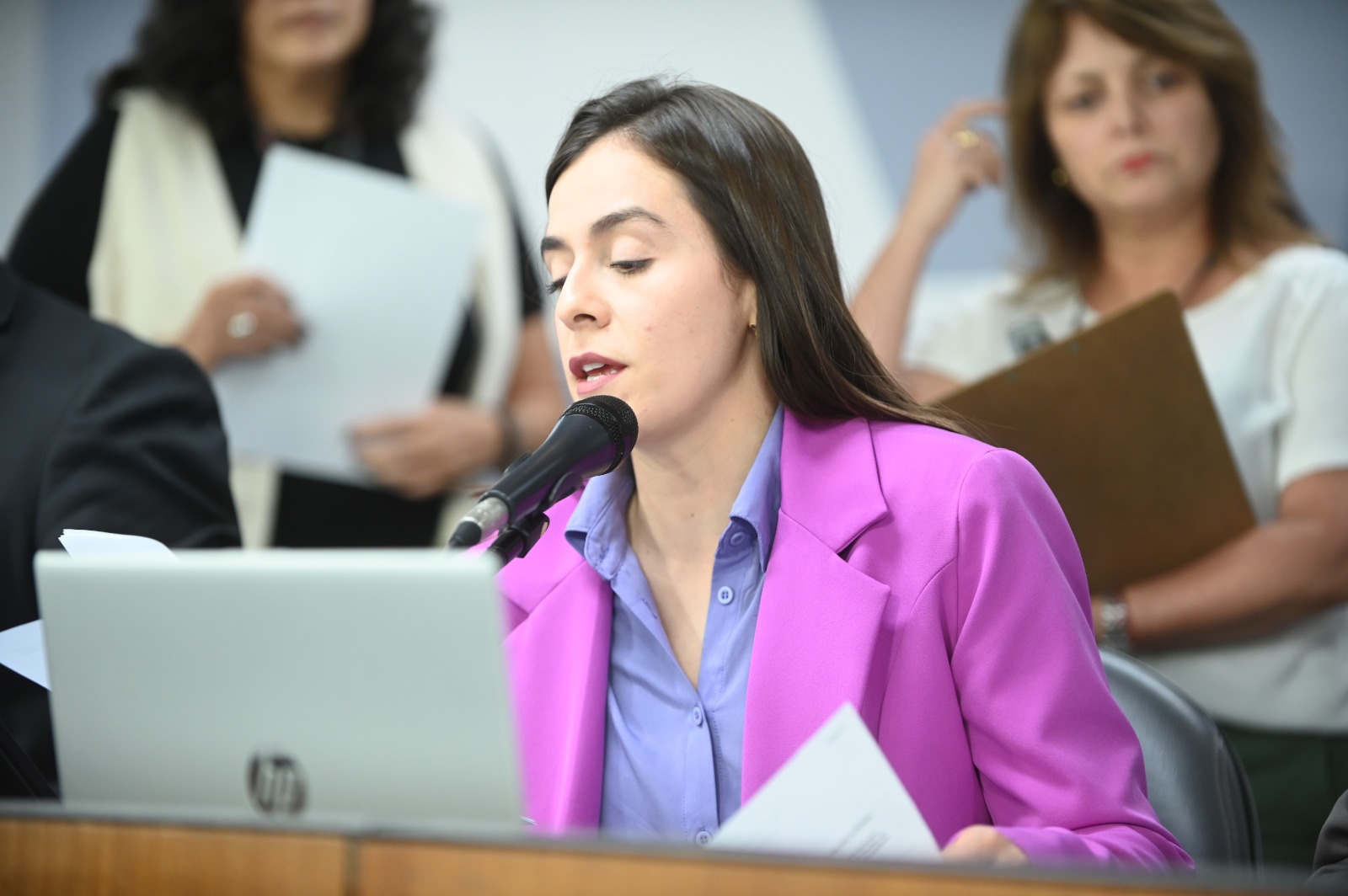 ALMG aprova projeto de Lohanna que assegura professores especializados a alunos com deficiência em Minas