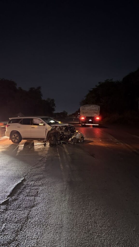 Acidente entre carreta e SW4 deixa mulher ferida na BR-494, em Divinópolis Imagem do WhatsApp de 2025-10-06 à(s) 08.43.35_d4aac26b