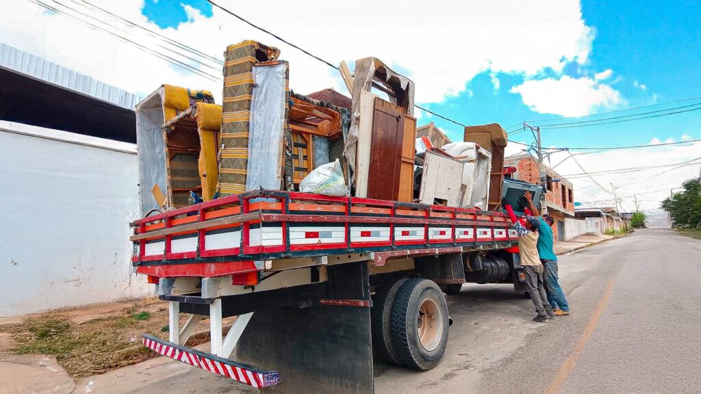 Sucesso na prevenção: operação “Bota-Fora” em Carmo do Cajuru mobiliza população e mantém cidade livre da dengue Imagem do WhatsApp de 2025-10-22 à(s) 10.49.04_9679c06e