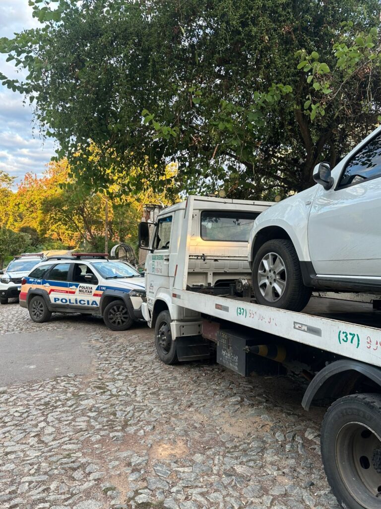 Divinópolis: três homens são presos após invadir casa e ameaçar vítima grávida por dívida de agiotagem Imagem do WhatsApp de 2025-10-23 à(s) 10.49.08_38604bb4
