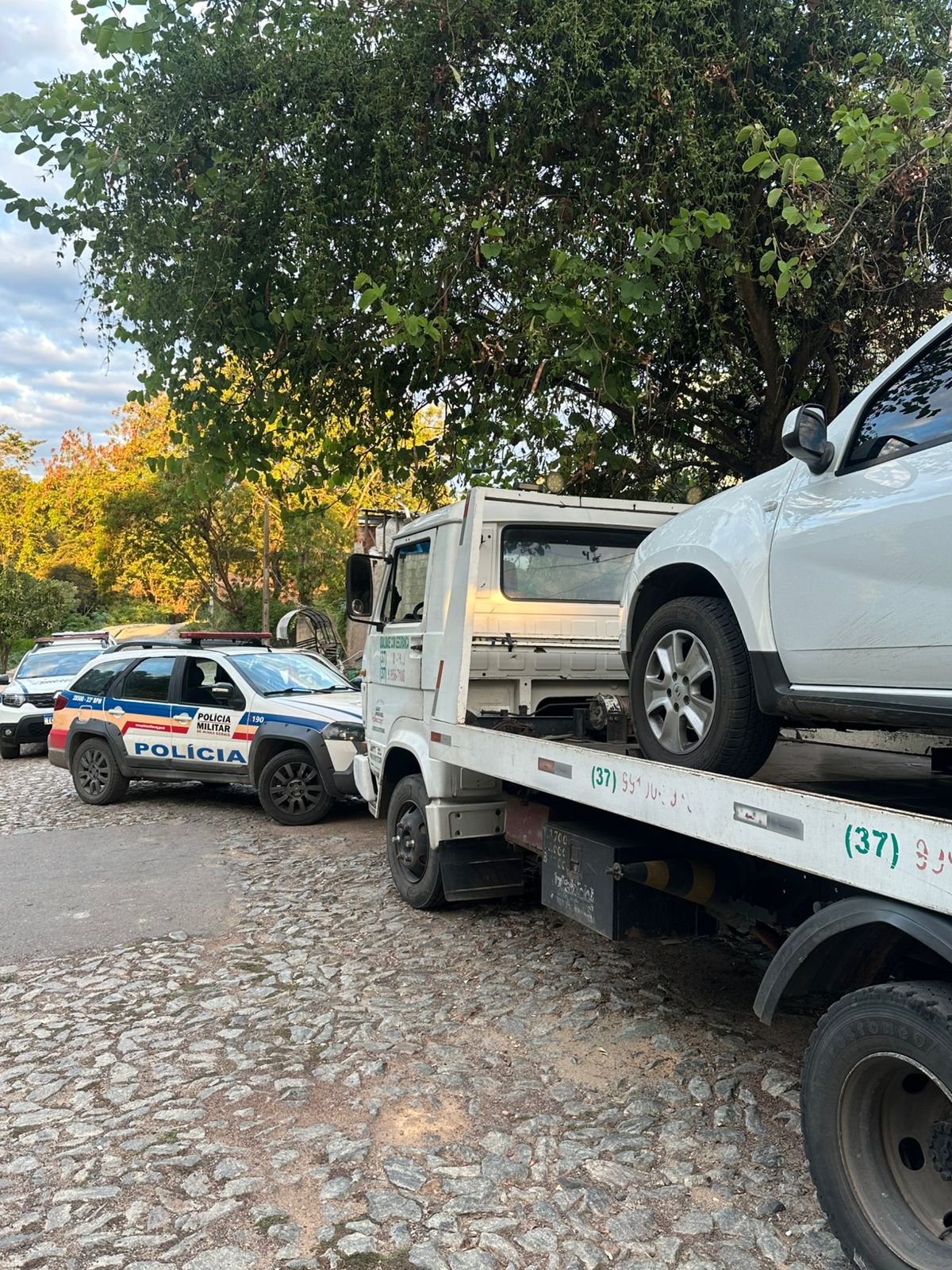 Divinópolis: três homens são presos após invadir casa e ameaçar vítima grávida por dívida de agiotagem