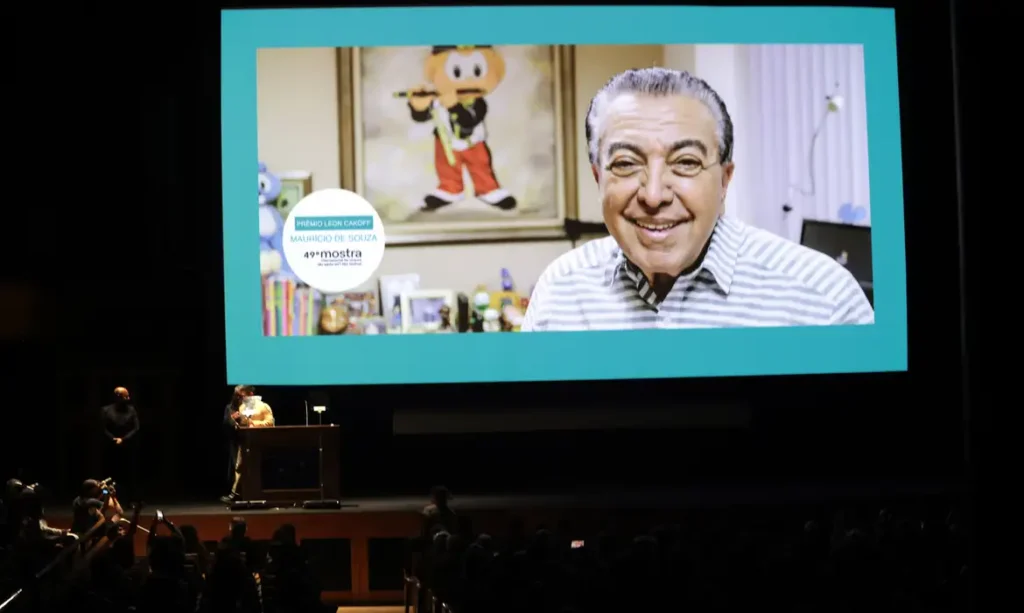 Mauricio de Sousa é homenageado na abertura em Mostra de Cinema Mauricio de Sousa é homenageado na abertura em Mostra de Cinema.(Foto: Agencia Brasil)