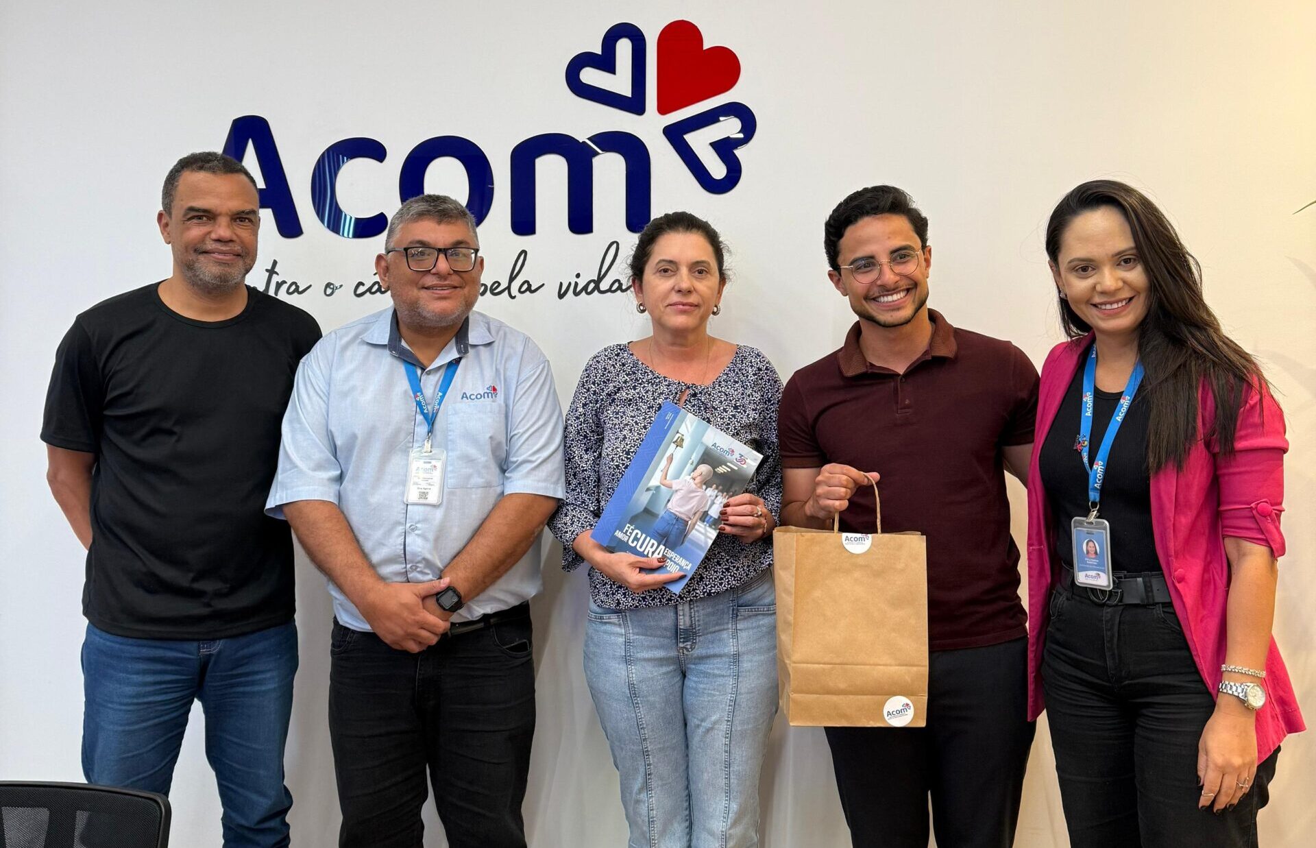 Divinópolis comemora habilitação da Oncopediatria na UNACON após atuação de Vítor Costa e Gleide Andrade; avanço histórico para a saúde regional