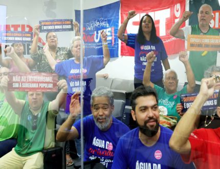PEC do Referendo avança na ALMG e deixa Copasa mais perto da privatização Protestos na ALMG