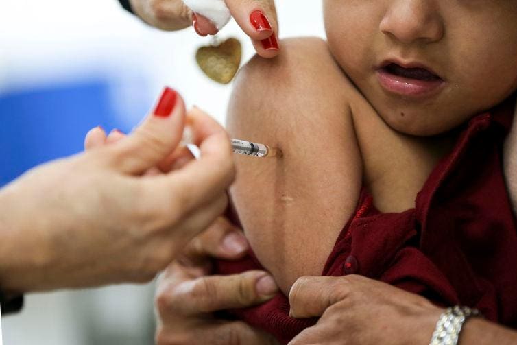 Minas confirma primeiros casos de sarampo em 2025 e acende alerta sobre queda da vacinação