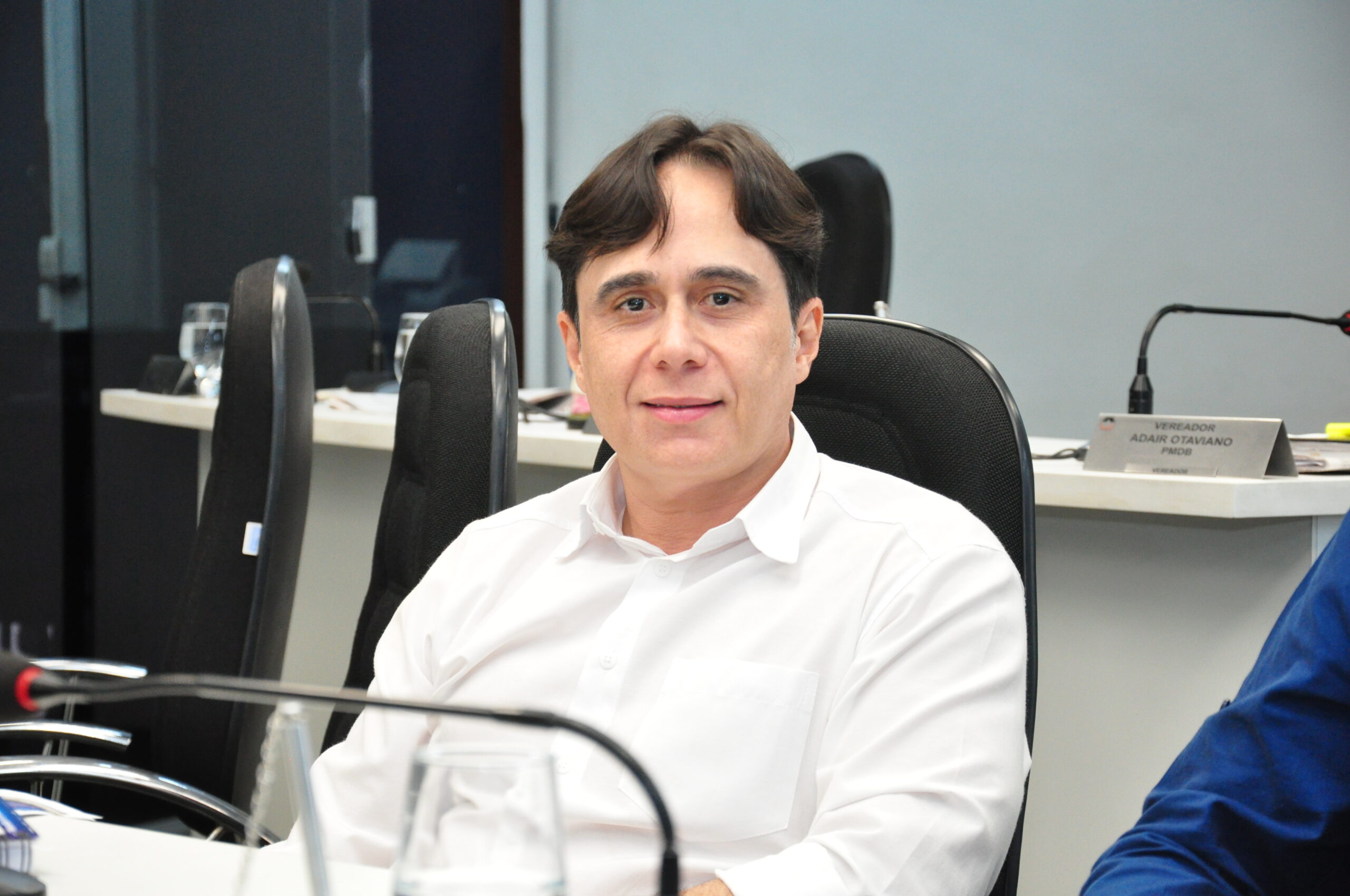 Projeto do vereador Dr. Delano prevê distribuição de óculos gratuitos para quem mais precisa em Divinópolis