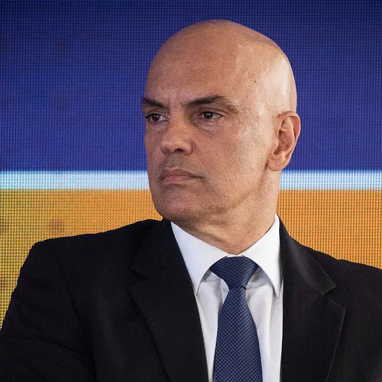 Moraes nega pedido de defesa e mantém Bolsonaro preso por risco de fuga licensed-image