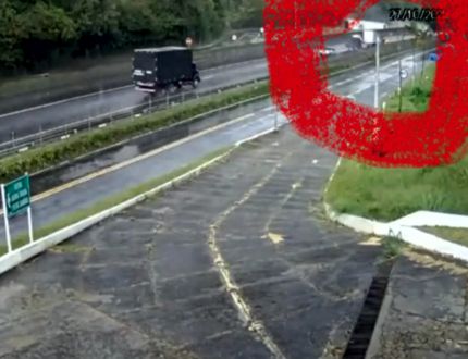 Torcedores do Flamengo sofrem tombamento de ônibus a caminho da Argentina; ao menos quatro em estado grave