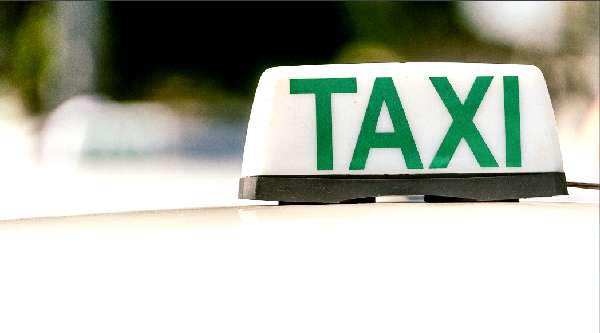 Taxistas de Itaúna se reúnem na Prefeitura para discutir melhorias e benefícios taxi-capa