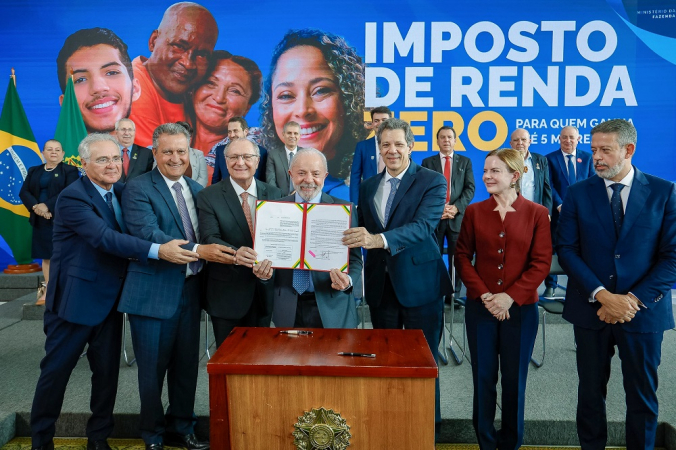 Luiz Inácio Lula da Silva sanciona isenção do IR e abre crise com Legislativo após ausência de Hugo Motta e Davi Alcolumbre na cerimônia