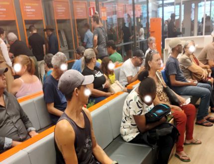 Vergonha bancária em Divinópolis: Itaú fecha agência da Rua Goiás e provoca tumulto, filas e até falta de dinheiro nos caixas da unidade da Primeiro de Junho