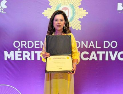 Gleide Andrade recebe Ordem Nacional do Mérito Educativo ao lado de Lula em cerimônia histórica em Brasília