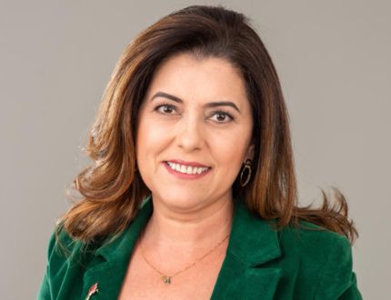 Gleide Andrade recebe ‘Ordem Nacional do Mérito Educativo’ em Brasília e reforça protagonismo de Minas no debate sobre educação
