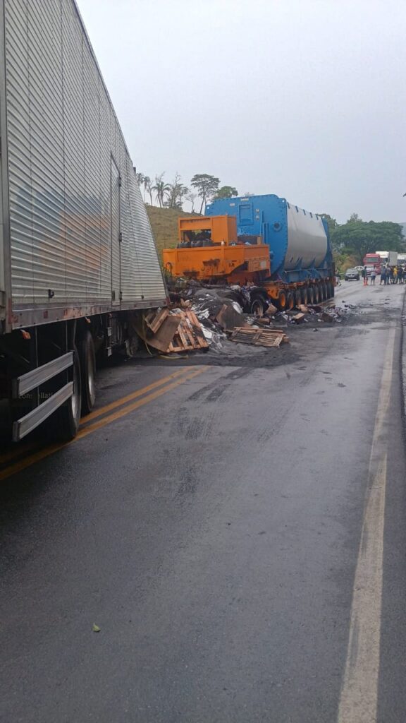 Tragédia na BR-354: motorista morre em colisão frontal em Formiga IMG-20251102-WA0062
