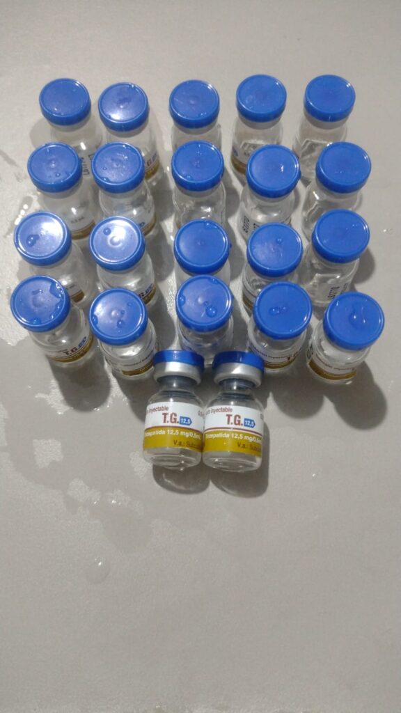 Dupla é presa na MG-050 com 22 ampolas de medicamento usado para emagrecimento irregular IMG-20251105-WA0009