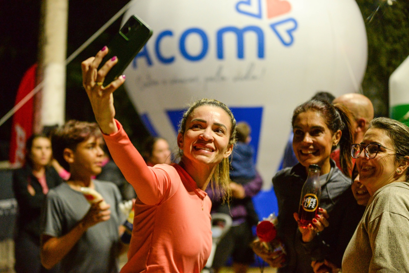 Corrida pela Vida: Acom encerra circuito esportivo com alerta sobre câncer de próstata em Divinópolis