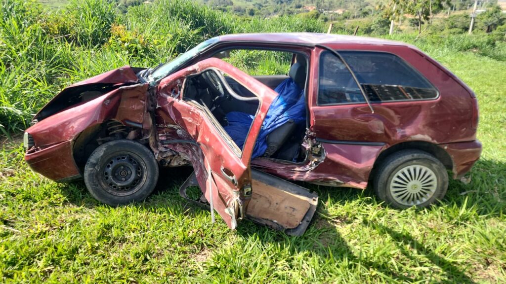 Condutor sem CNH provoca acidente na MG-050 e deixa adolescente ferida em Formiga IMG-20251107-WA0037