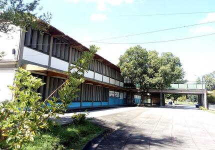 Divinópolis: Pais protestam contra decisão da SEMED em desativar 6º ao 9º ano no CAIC do Bairro Nova Fortaleza; assembleia hoje (25/11) às 18h