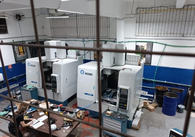 Loja de móveis em Belo Horizonte escondia fábrica de fuzis que abastecia o Comando Vermelho e milícias no Rio