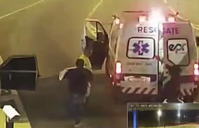 Mãe entra em trabalho de parto em pedágio e bebê nasce dentro de ambulância na BR-040