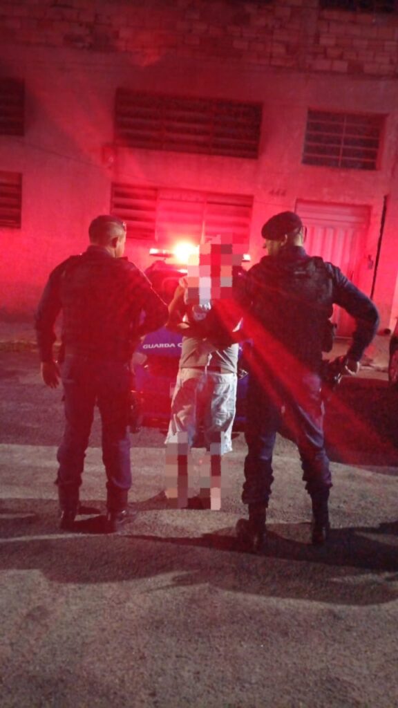 Homem agride, arrasta companheira e ameaça com facão; é preso Imagem do WhatsApp de 2025-11-03 à(s) 15.01.00_b98a85fe