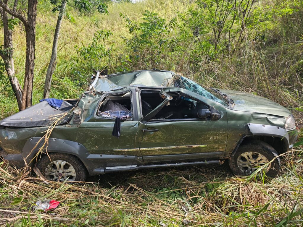 Jovem de 28 anos é encontrado morto após cair com carro em abismo na MG-431, em Itaúna Imagem do WhatsApp de 2025-11-16 à(s) 18.28.44_f6a9384d