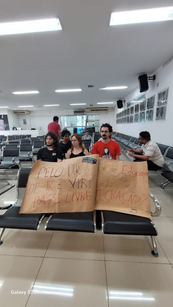 Prefeitura repassa milhões à Transoeste e mantém veto ao Passe Livre; estudantes dizem que decisão é política social Imagem do WhatsApp de 2025-11-25 à(s) 15.42.17_cfe8f52a