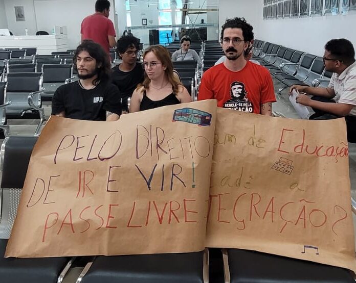 Prefeitura repassa milhões à Transoeste e mantém veto ao Passe Livre; estudantes dizem que decisão é política social