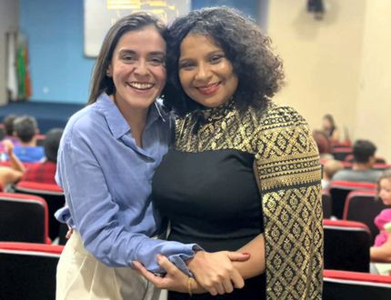 Noite histórica: Divinópolis reconhece práticas antirracistas e premia projetos que ampliam identidade e representatividade Kell - Lohanna