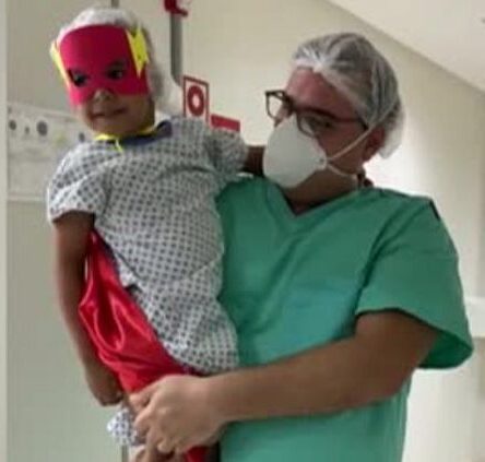 Leandro Brandão, médico de Divinópolis, transforma medo em coragem e emociona o mundo ao receber prêmio na Itália