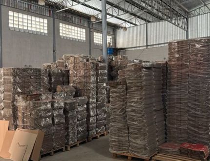 Urgente – Operação explode em Divinópolis: Receita Estadual fecha gráfica pirata com 500 mil caixas falsificadas de marcas internacionais