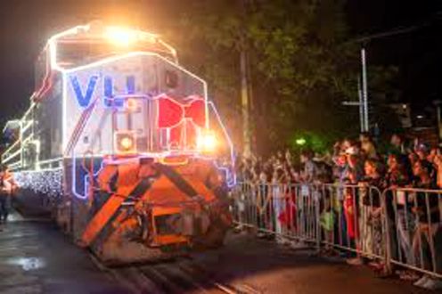 Divinópolis: Papai Noel da VLI chega em seu ‘trenó ferroviário’ nesta terça-feira (18)