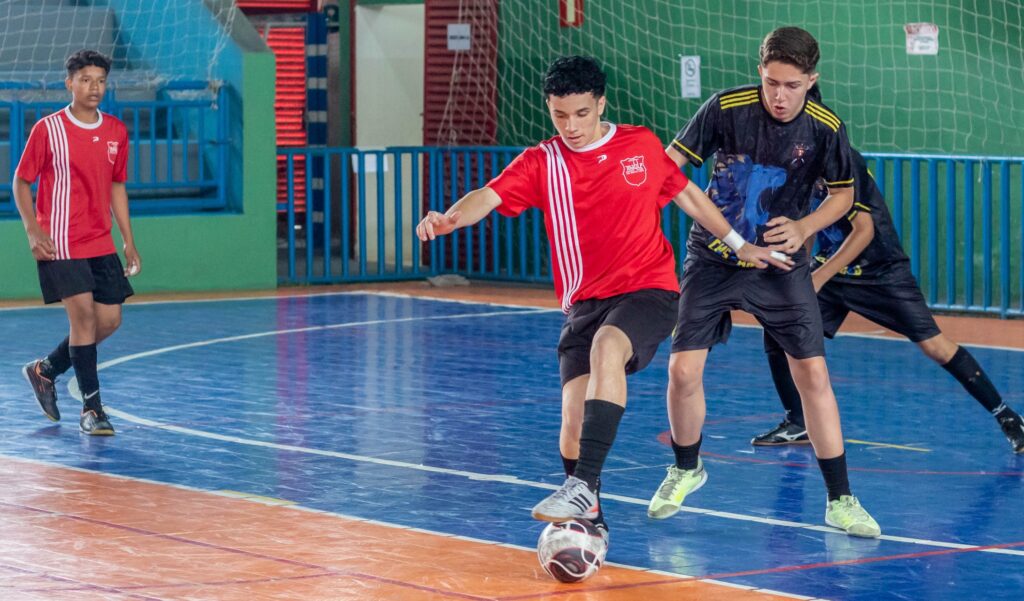 Nova Serrana dá início aos Jogos da Amizade Intercolegial com disputa acirrada e espírito esportivo WhatsApp Image 2025-11-03 at 16.07.49