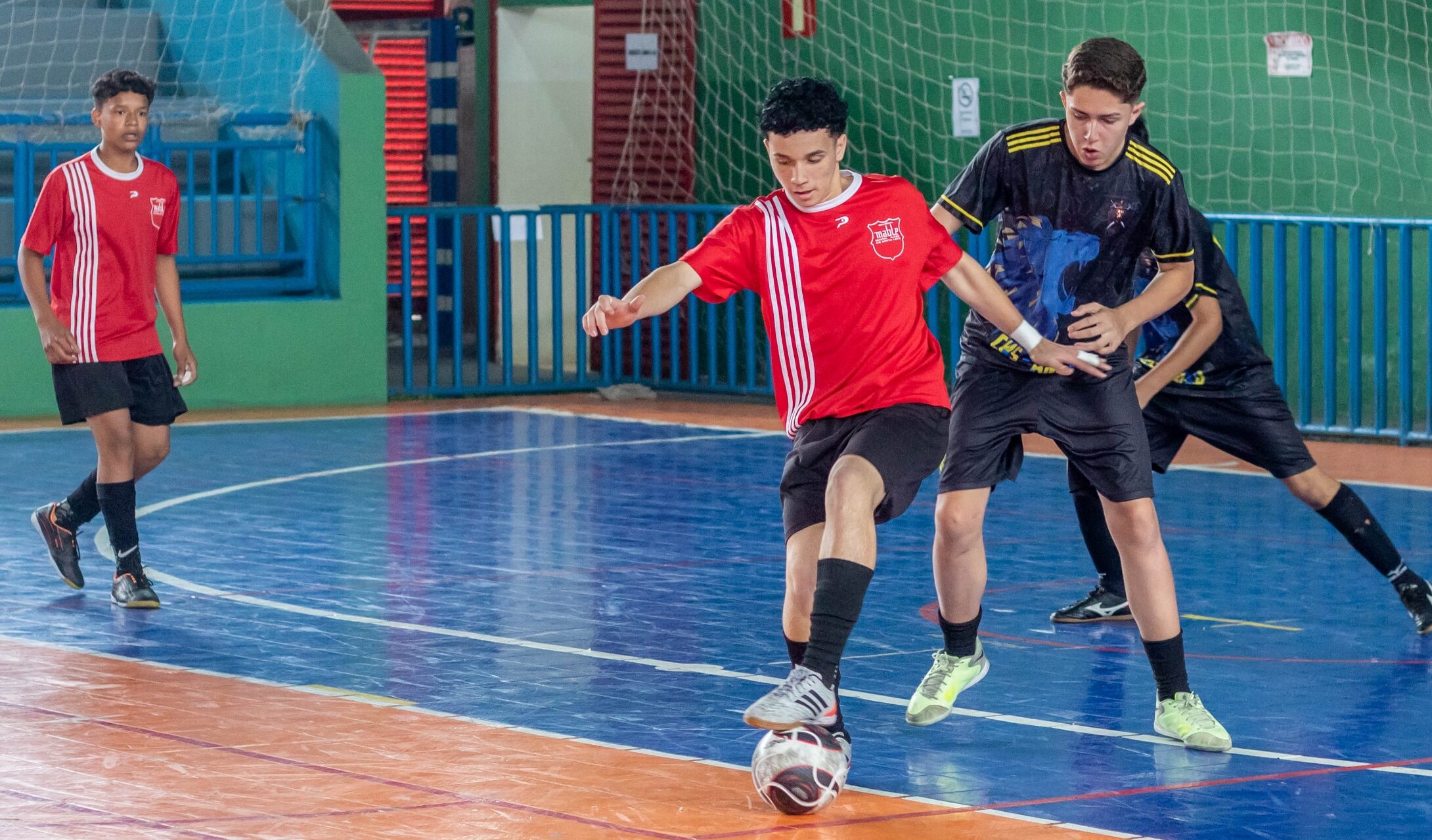 Nova Serrana dá início aos Jogos da Amizade Intercolegial com disputa acirrada e espírito esportivo