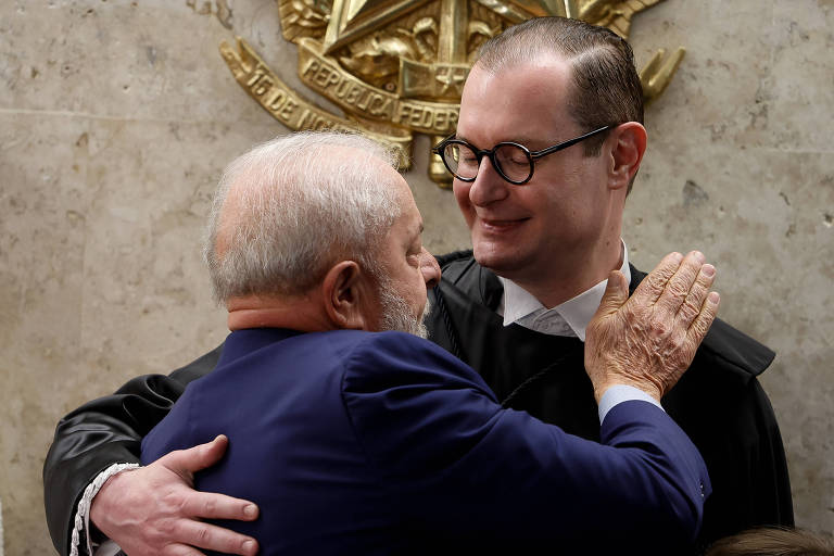 STF derruba 'Revisão da Vida Toda' e frustra aposentados; Zanin, indicado por Lula, surpreende e acompanha INSS Zanin e Lula