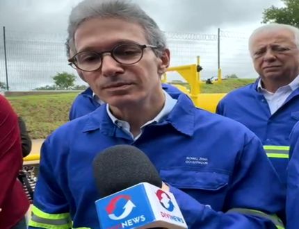 Zema defende entrega do gasoduto, ataca gestão petista e confirma candidatura à Presidência durante entrevista em Divinópolis