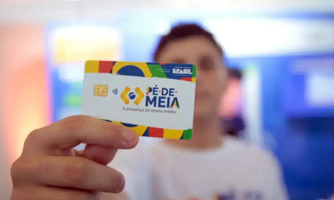 Estudantes do Pé-de-Meia agora podem investir os R$ 1 mil anuais no Tesouro Selic pelo Caixa Tem