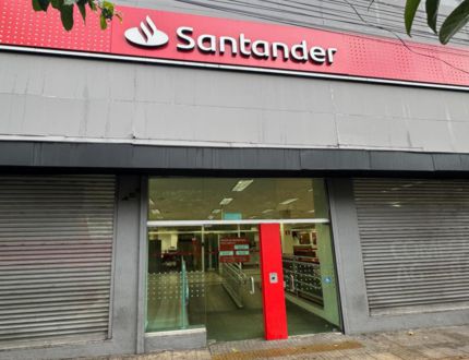 Mais dinheiro: Banco Santander vence licitação e paga R$ 16,2 milhões pela folha de pagamento de quase 9 mil servidores municipais de Divinópolis santander frontal - capa site