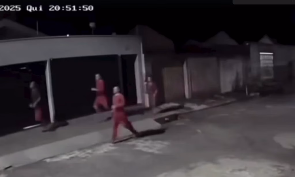 Quatro presos fogem da Penitenciária de Formiga e polícia monta caçada urgente super notícia - crimes-fuga-penitenci-ria-de-formiga-1764330832