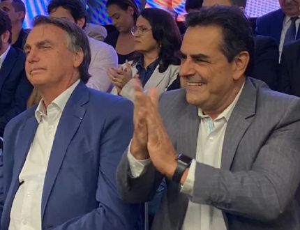Domingos Sávio vibra com Flávio Bolsonaro lançado pelo pai como candidato a presidente em 2026 Bolsonaro-Domingos